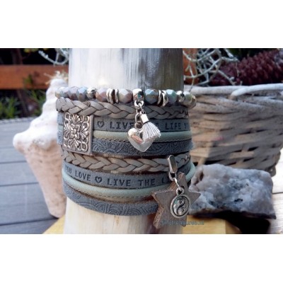 Licht grijze leren wikkel armband Licht grijze leren wikkel armband